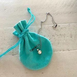 Tiffany’s pearl and diamond necklace